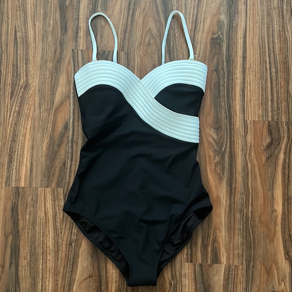 Gottex Black and White One Piece Swimsuit with Bandeau Design - Picture 6 of 15